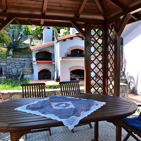 Villa Il Pettirosso Специя Екстериор снимка