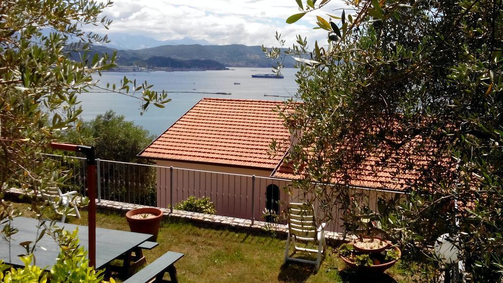 Villa Il Pettirosso Специя Екстериор снимка